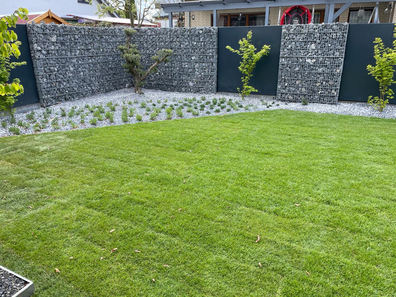 Privatgarten-, Gewerbeflächen- und Industrieflächenpflege